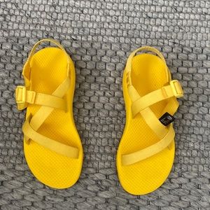 Size 8 like new Chaco sandals